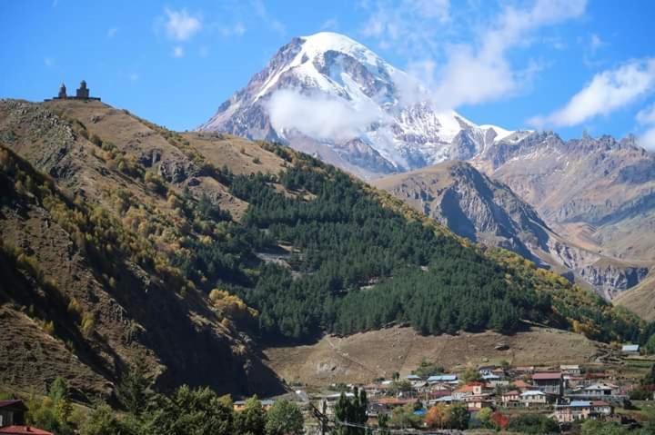 Hotel Kazbegi 1 Bagian luar foto