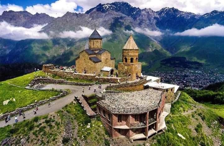 Hotel Kazbegi 1 Bagian luar foto